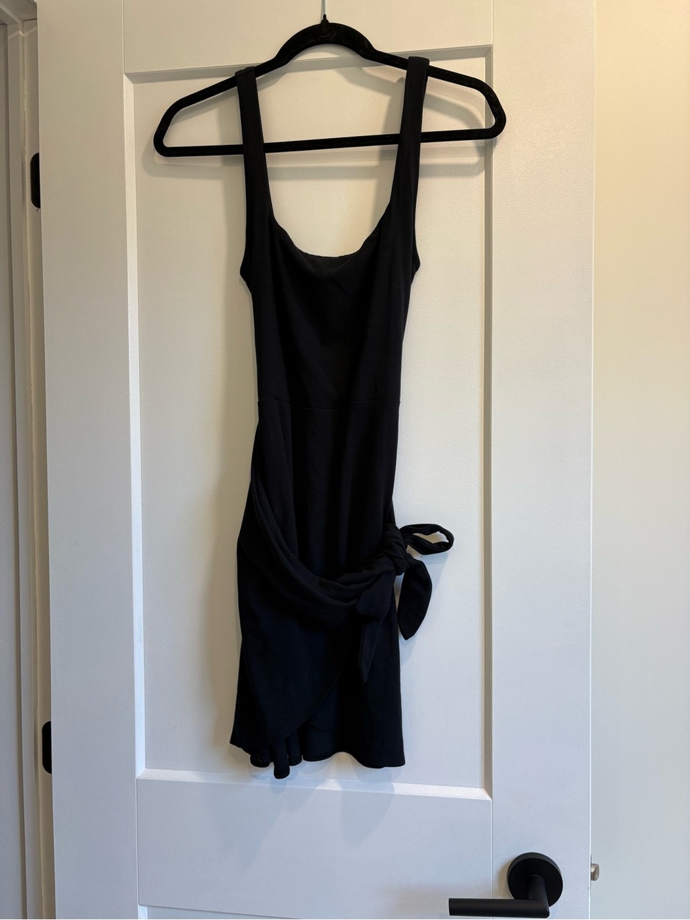 Wilfred Black Sleeveless Tie-Waist Mini Dress